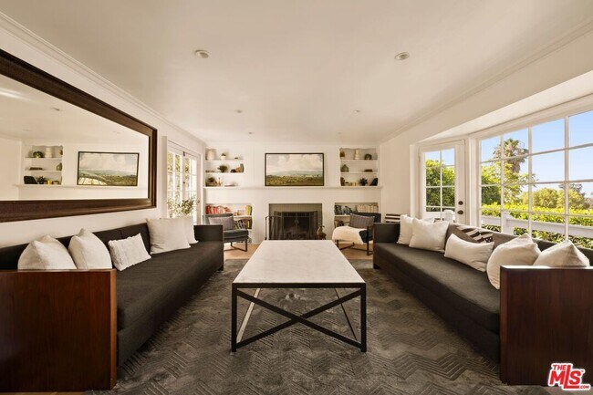 Foto del edificio - 3414 N Knoll Dr