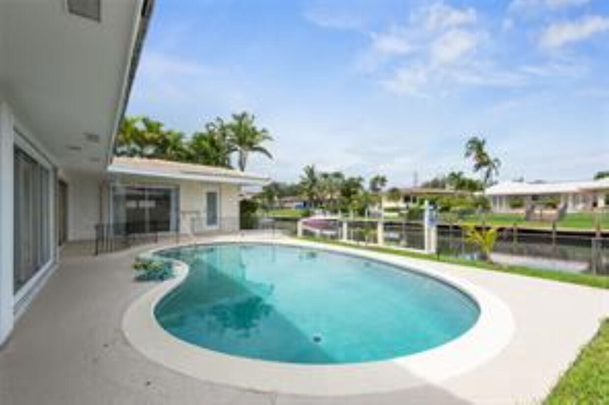 Foto principal - 6260 NE 20th Ter