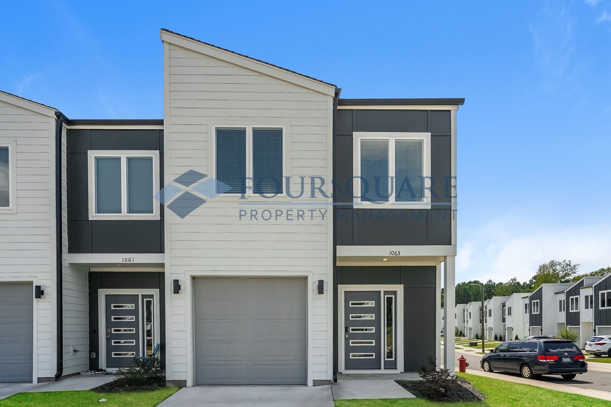 Primary Photo - Townhome | Washer/Dryer Included | Back Pa...
