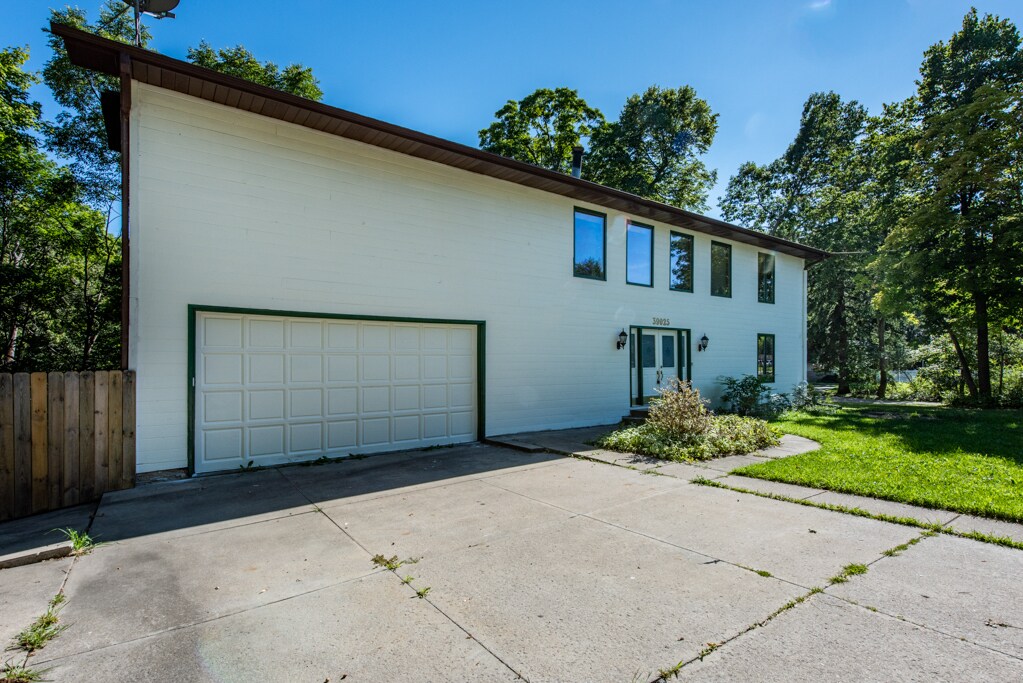 Primary Photo - 39025 N Holdridge Ave