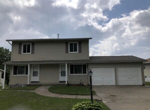 Building Photo - 17 Parkview Dr