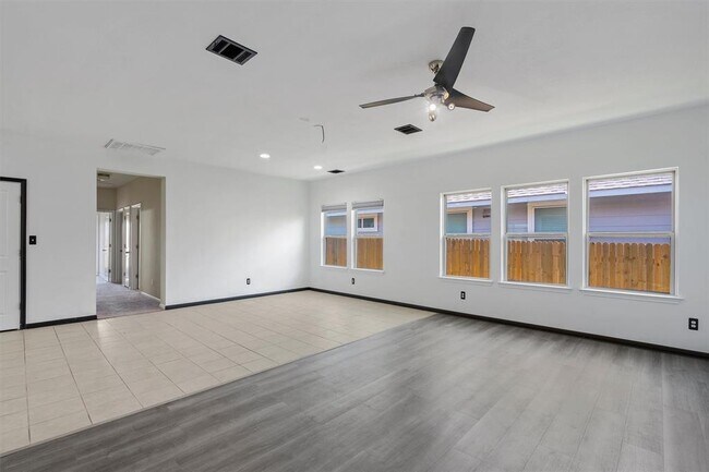 Foto del edificio - 217 Trailside Ln