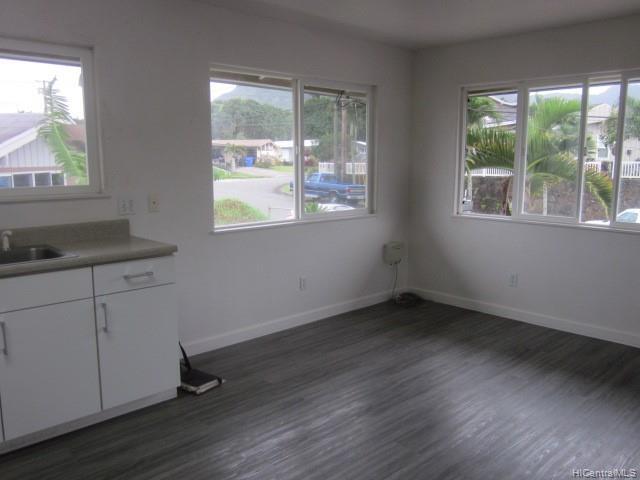 Building Photo - 693 Uluoa St