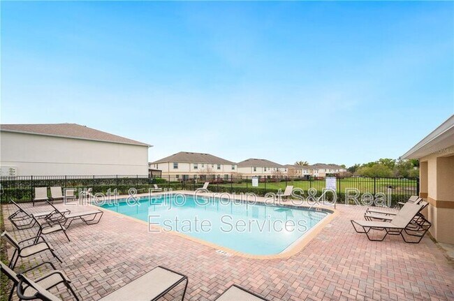 Building Photo - 4080 Dover Terrace Dr