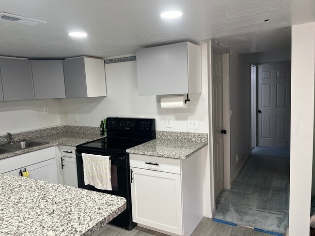 Building Photo - 1202 N 250 E