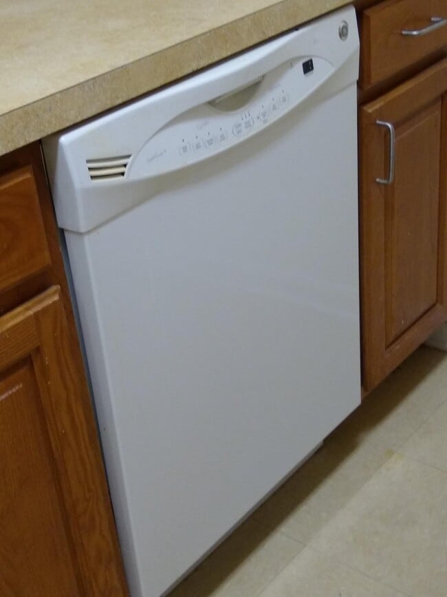Dishwasher included - 130 Carlisle St