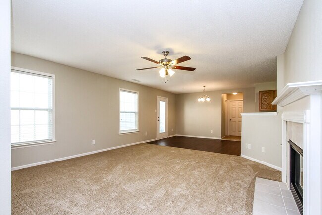 Foto del edificio - 14384 Black Farm Dr
