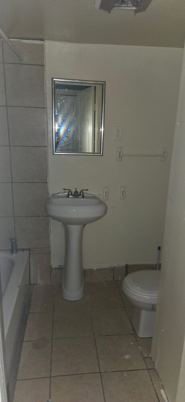 Building Photo - 4122 S Johnson St