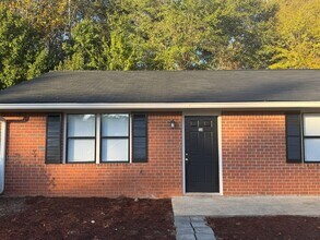 Building Photo - 132 Deer Creek Dr