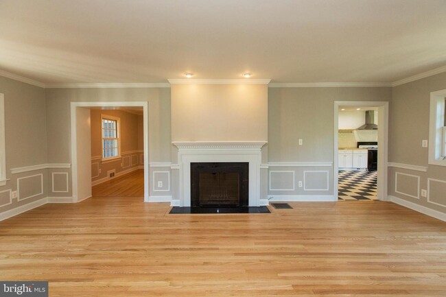 Building Photo - 6435 Overlook Dr