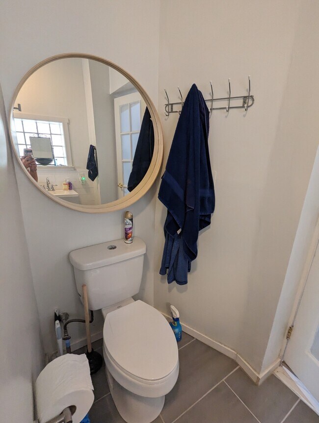 Building Photo - Renovated house center city near subway, U...