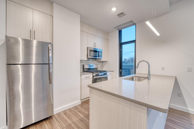 Foto del edificio - 957 Broadway