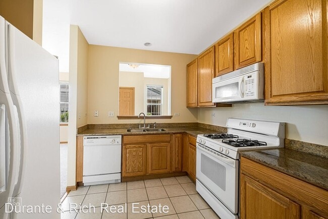 Building Photo - 2 br, 2 bath House - 743 Genesee Drive