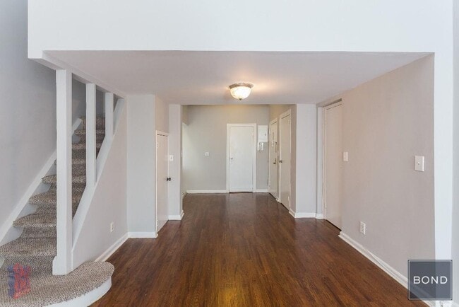 Building Photo - 7 E 75th St