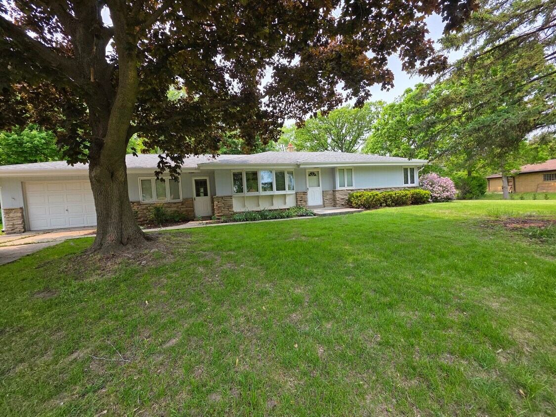 Foto principal - 4465 N 147th St