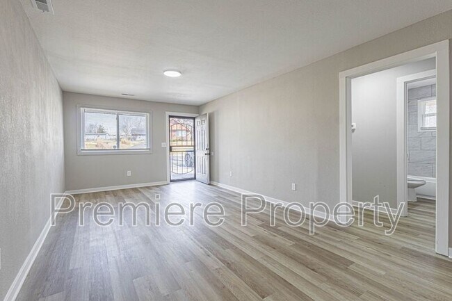 Foto del edificio - 719 E College St