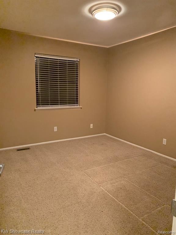 Building Photo - 5637 Drake Hollow Dr