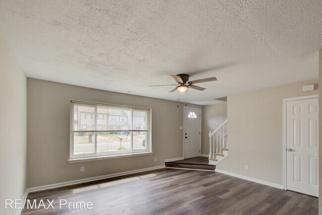 Building Photo - 3 br, 1.5 bath House - 5375 Grand Lake Cre...