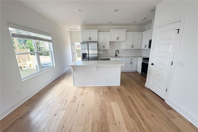 Foto del edificio - 1234 W James St