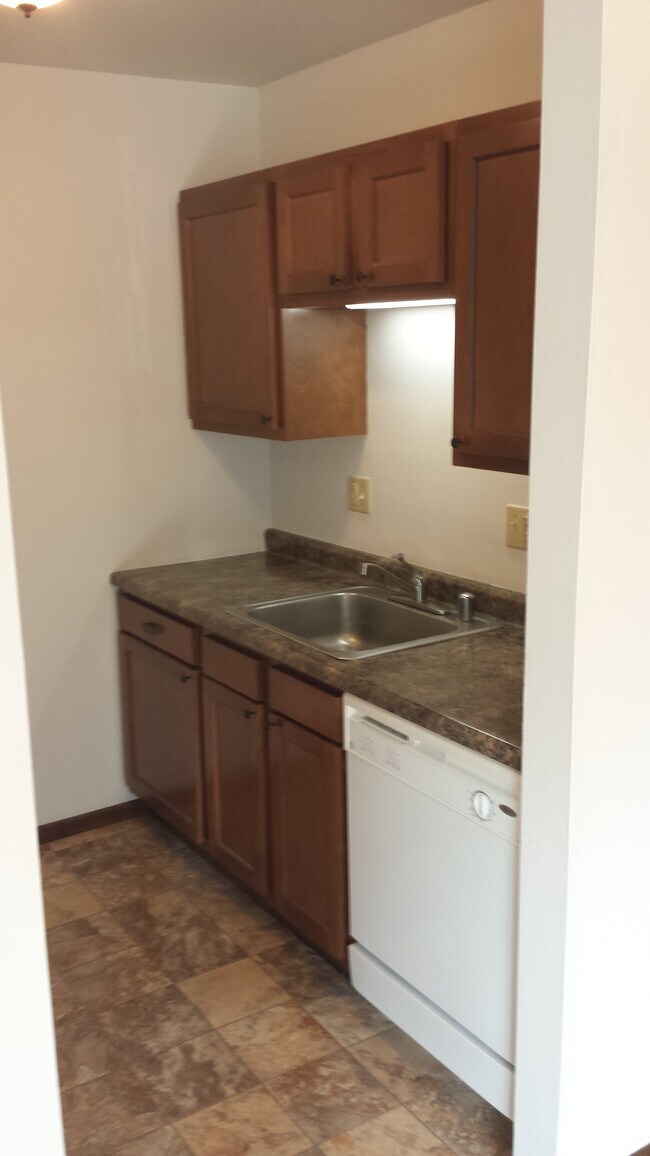 Building Photo - 302 Dowe St