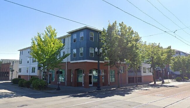 Building Photo - 160 SE Washington St
