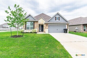 Building Photo - 8207 Montclair Dr