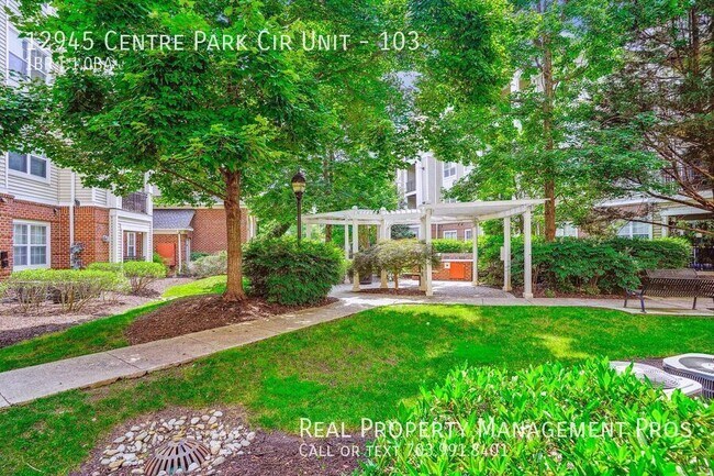 Building Photo - 12945 Centre Park Cir