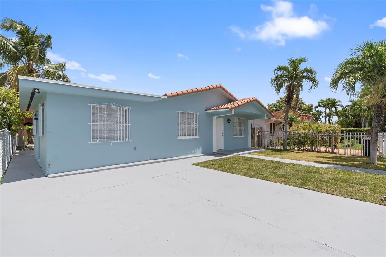 Primary Photo - 6895 Southwest 39th Street, Miami, FL 3315...