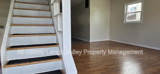 Foto del edificio - 1517 Richard Ave