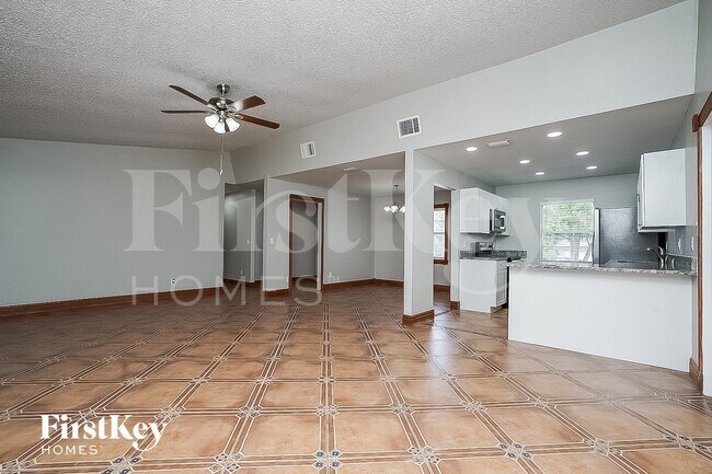 Foto del edificio - 818 Black Knight Dr