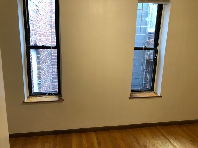 Building Photo - 430 Hanover St