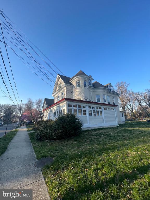 Building Photo - 33 Estaugh Ave