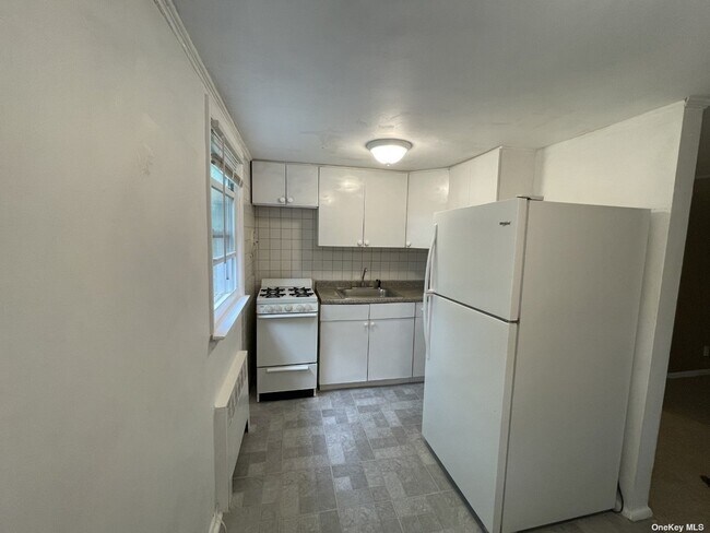 Building Photo - 74 Lehrer Ave