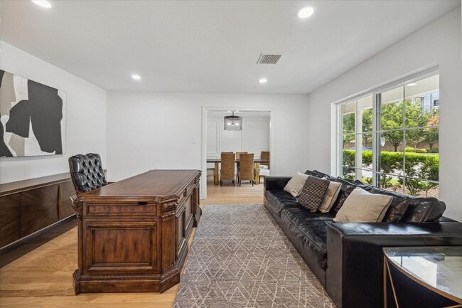 Foto del edificio - 12727 Kingsride Ln