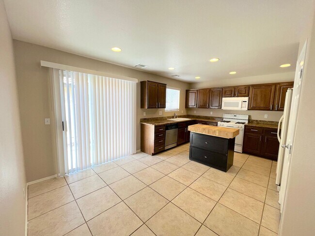 Foto del edificio - Spacious 3bed/2.5bath home