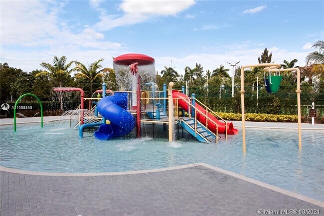 Foto del edificio - 7865 NW 104th Ave