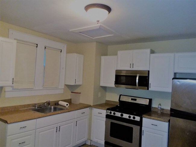Building Photo - Great Apartment