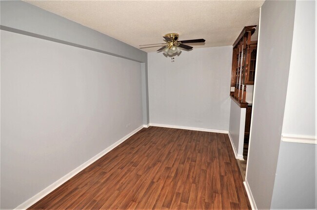 Foto del edificio - 2211 S Stewart Ave
