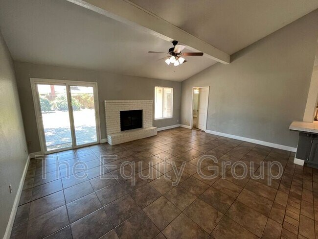 Foto del edificio - 4907 W Howard Ave
