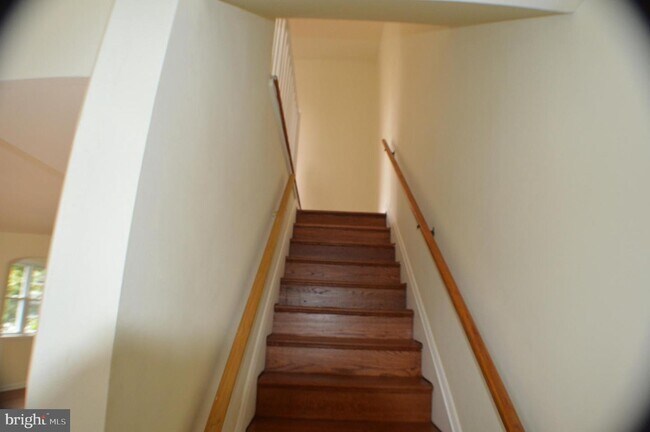 Building Photo - 8600 Chestnut Oak Rd