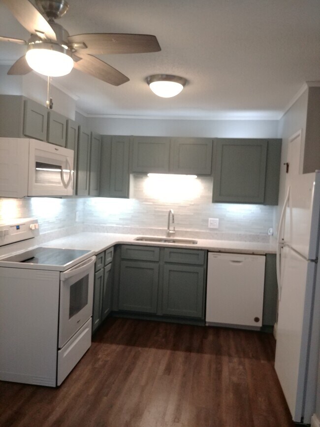 Foto del edificio - 19 Chapel Hill Dr