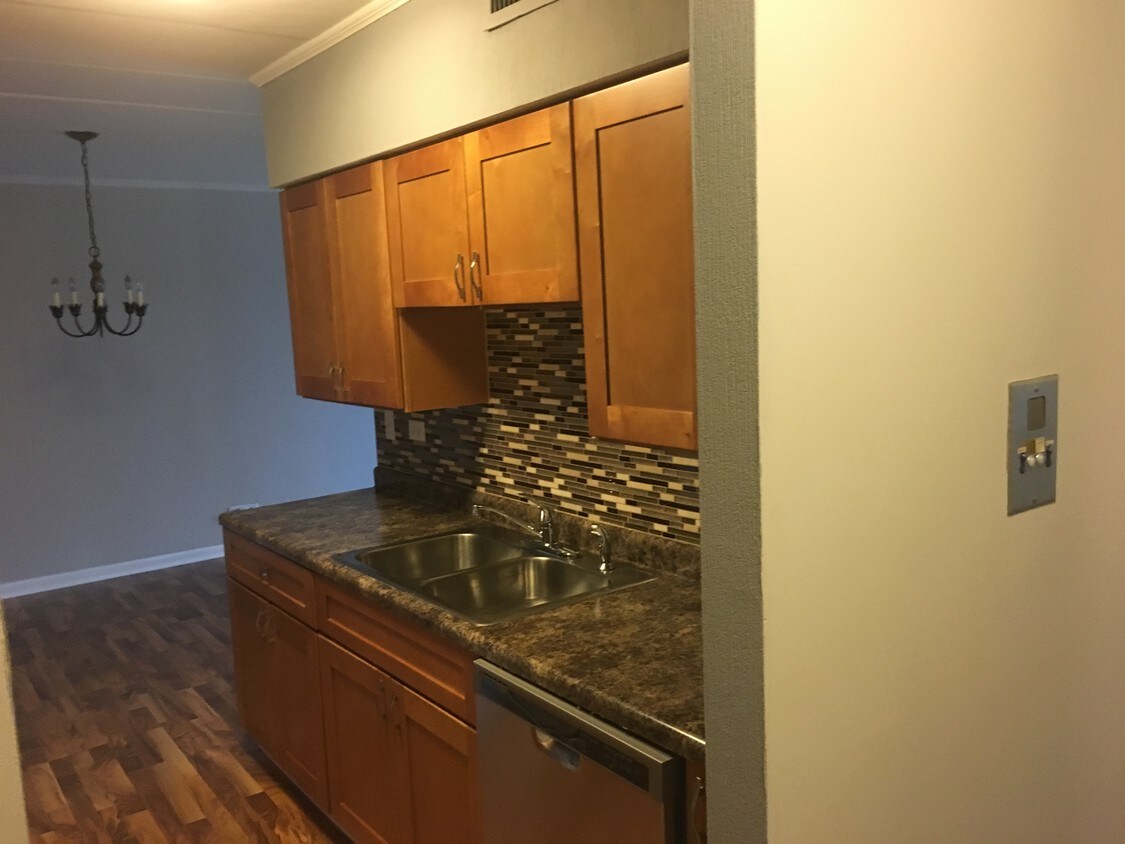 Foto principal - 220 S Roselle Rd