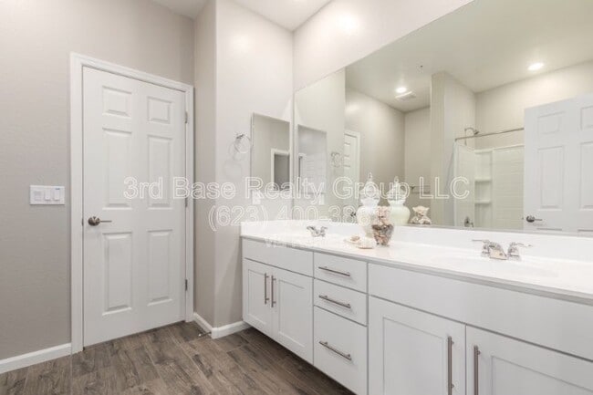 Foto del edificio - 21242 W Wilshire Dr
