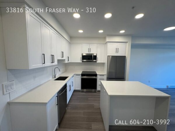 Building Photo - Downtown Abbotsford – Like New 1 Bed
