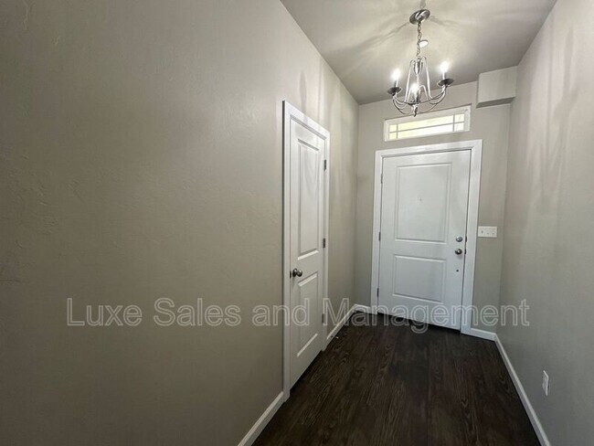 Foto del edificio - 739 SW 14th St