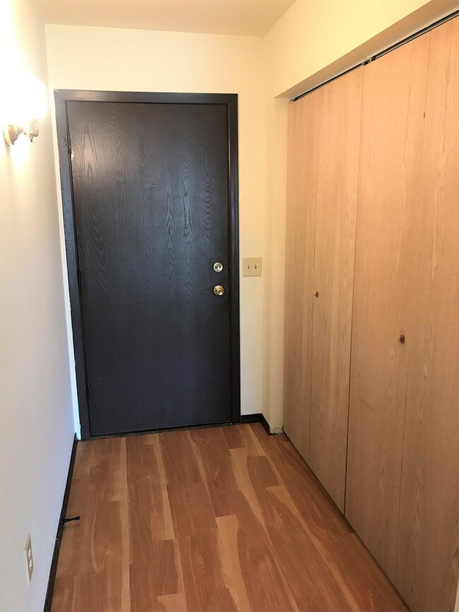 Foto del edificio - 2424 Chalet Gardens Ct