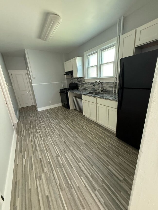 Interior Photo - Oak Woods Collingswood