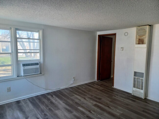 Building Photo - 621 N Meridian Ave