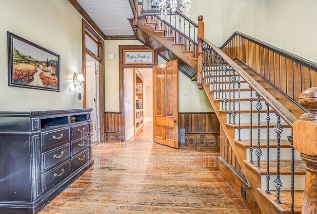 Foto del edificio - 6054 Chester St