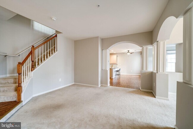 Building Photo - 5064 Donovan Dr